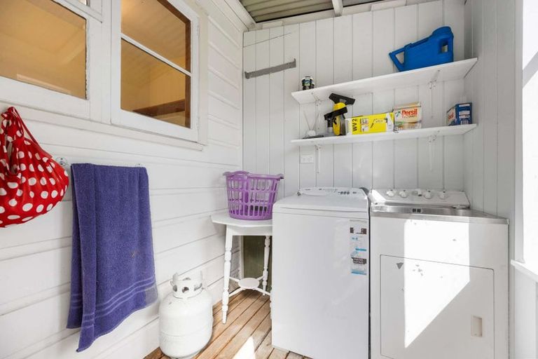 Photo of property in 27 Sackville Street, Martinborough, 5711