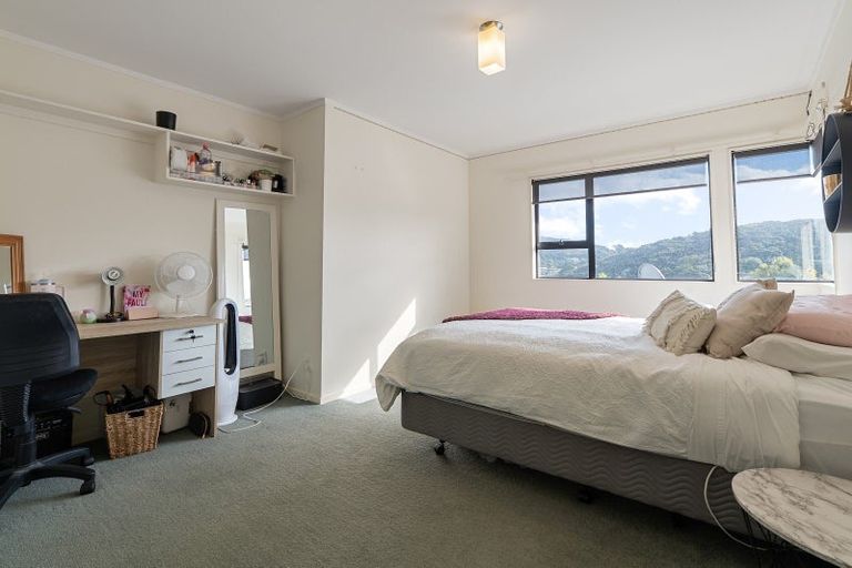 Photo of property in 60 Molyneux Close, Whitby, Porirua, 5024
