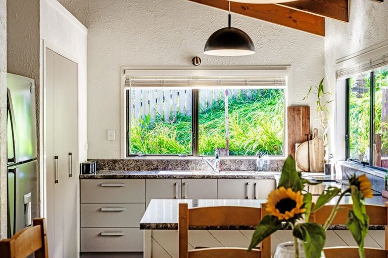 Photo of property in 16 Stredwick Drive, Torbay, Auckland, 0630