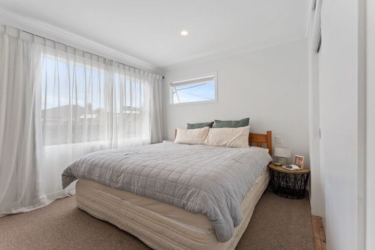 Photo of property in 51b Omata Road, Marfell, New Plymouth, 4310