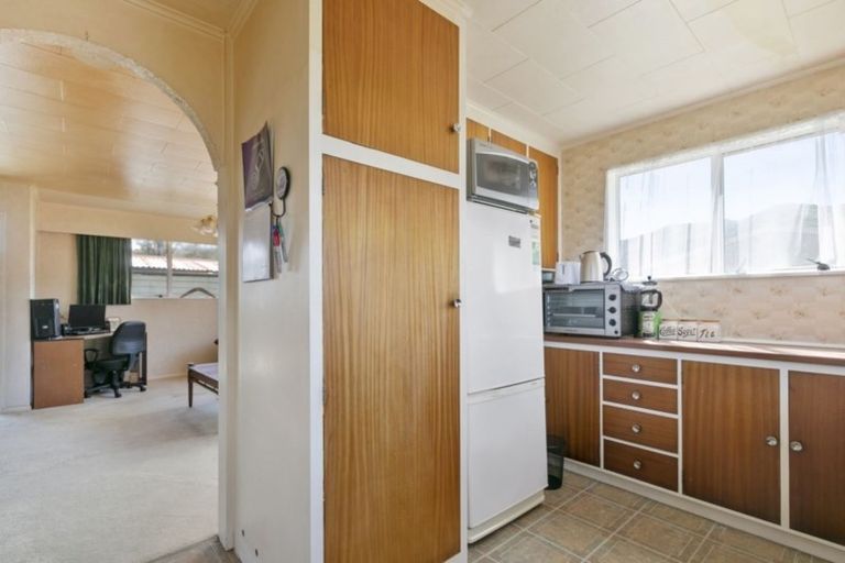 Photo of property in 2/312 Wellington Road, Wainuiomata, Lower Hutt, 5014