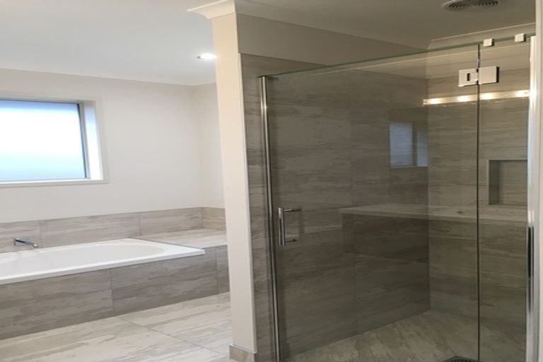 Photo of property in 21 Muirhill Place, Pokeno, 2402