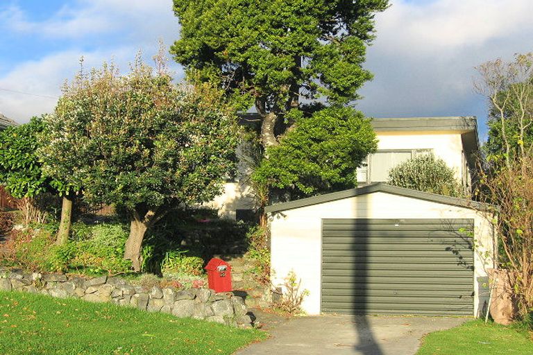 Photo of property in 30 Moana Road, Paraparaumu, 5032