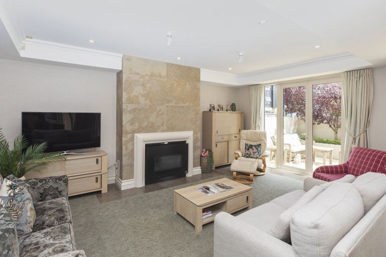 Photo of property in 152 Merivale Lane, Merivale, Christchurch, 8014