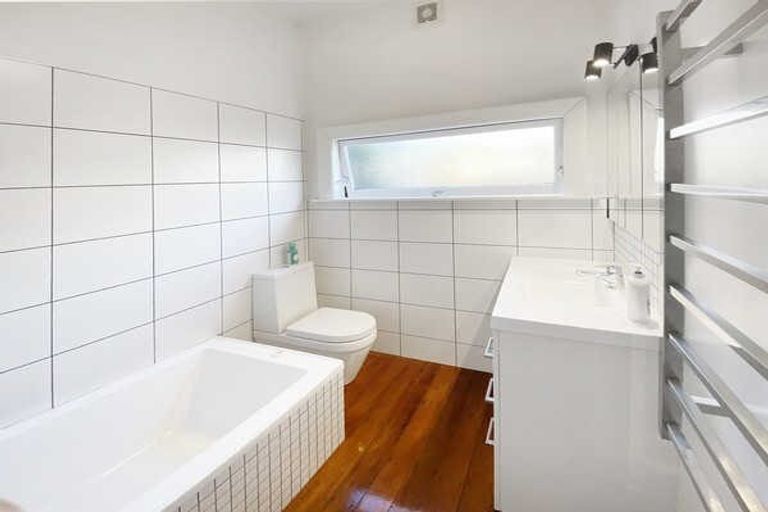 Photo of property in 38 Alpha Avenue, Strowan, Christchurch, 8052