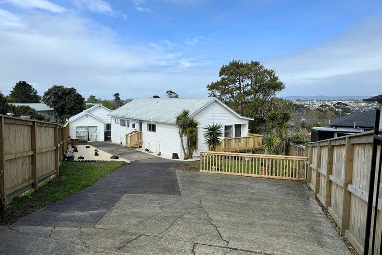 Photo of property in 9 Woodhouse Place, West Harbour, Auckland, 0618
