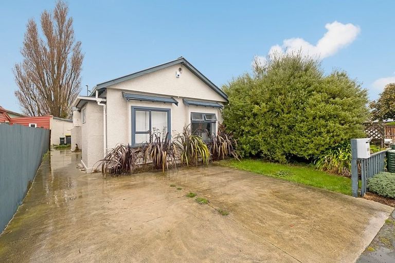 Photo of property in 104 Barbour Street, Waltham, Christchurch, 8011