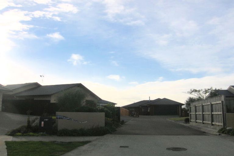 Photo of property in 18 Brookside Close, Highbury, Palmerston North, 4412