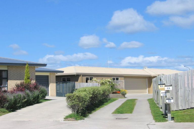 Photo of property in 57 Summerland Crescent, Papamoa Beach, Papamoa, 3118