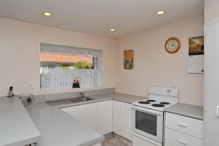 Photo of property in 3/57 Tyrone Street, Belfast, Christchurch, 8051