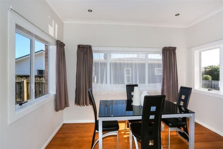 Photo of property in 18 Valley Road, Pukekohe, 2120