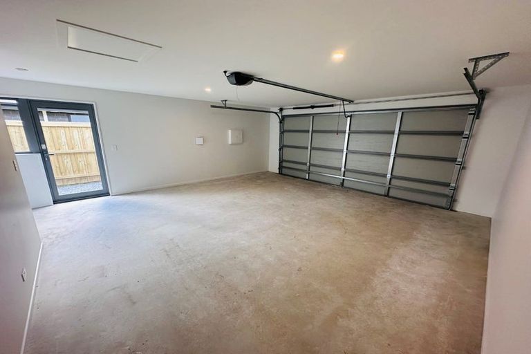 Photo of property in 32 Eileen Way, Rolleston, 7615