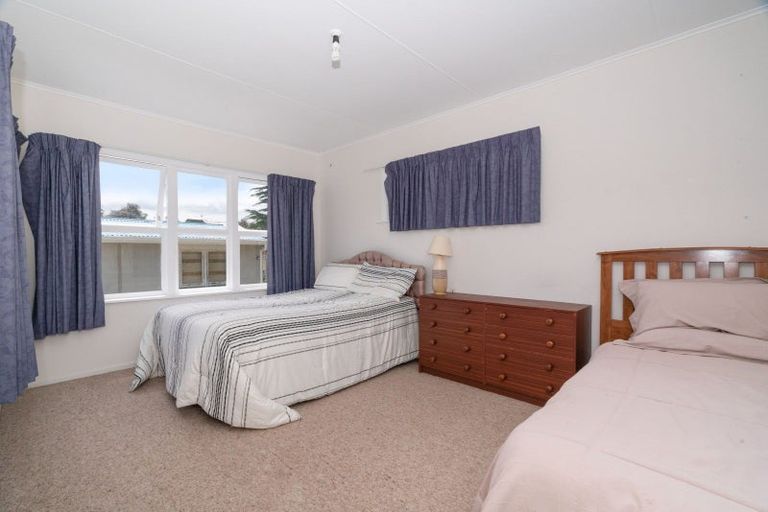 Photo of property in 17 Drake Street, Waikawa Beach, Manakau, 5573