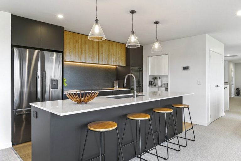 Photo of property in 9 Bayly Road, Moturoa, New Plymouth, 4310