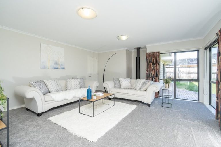 Photo of property in 10 Tarrango Way, Rototuna, Hamilton, 3210