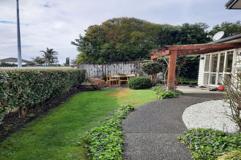 Photo of property in 22 Torkar Road, Clarks Beach, 2122