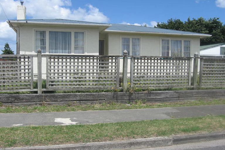 Photo of property in 17 George Street, Aramoho, Whanganui, 4500