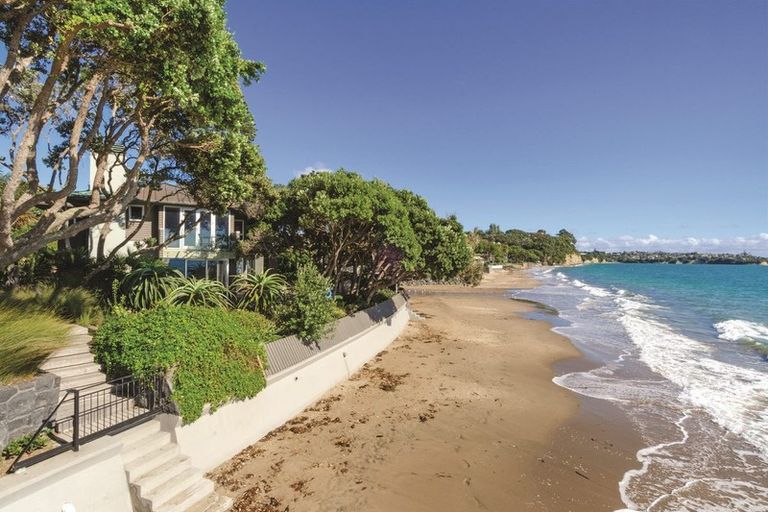 Photo of property in 25 Huntly Road, Campbells Bay, Auckland, 0630