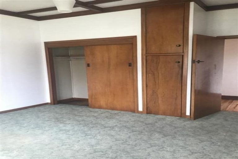 Photo of property in 6 Lincoln Road, Henderson, Auckland, 0610