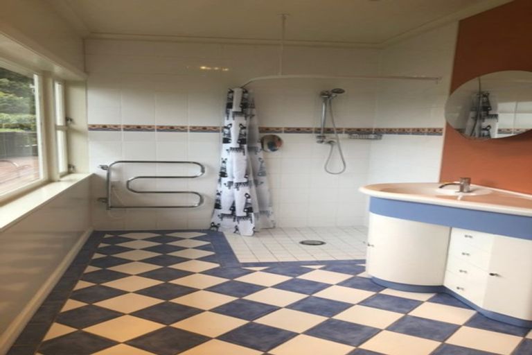 Photo of property in 9 Gill Road, Lowry Bay, Lower Hutt, 5013