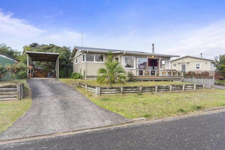 Photo of property in 102 Ruru Street, Whangamata, 3620