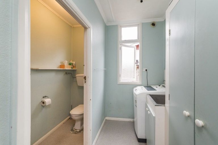 Photo of property in 38 Shamrock Street, Takaro, Palmerston North, 4412