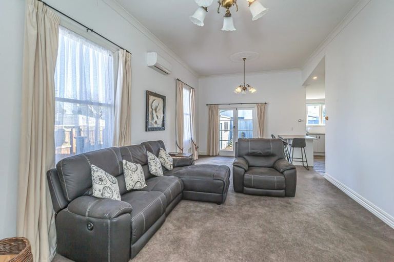 Photo of property in 22 Seddon Street, Levin, 5510