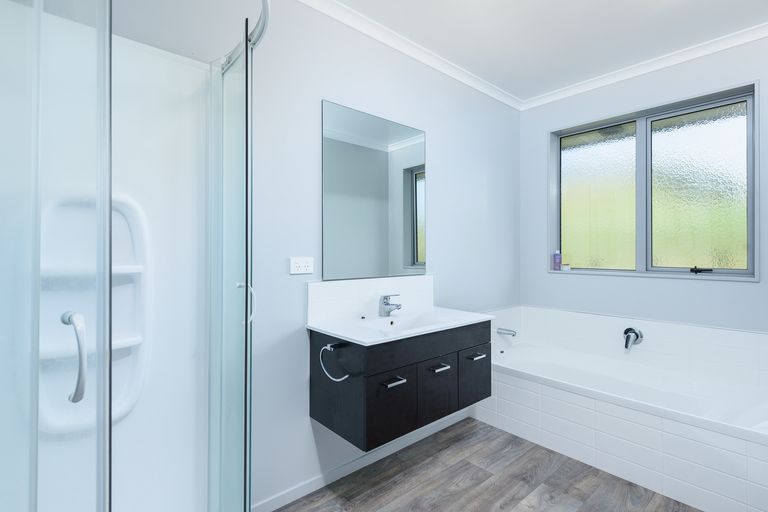 Photo of property in 216 Ballintoy Park Drive, Welcome Bay, Tauranga, 3175