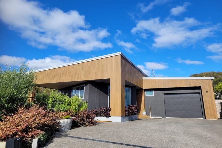 Photo of property in 47 Seymour Grove, Kingsley Heights, Upper Hutt, 5018
