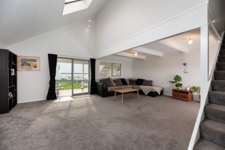 Photo of property in 720b Papamoa Beach Road, Papamoa Beach, Papamoa, 3118