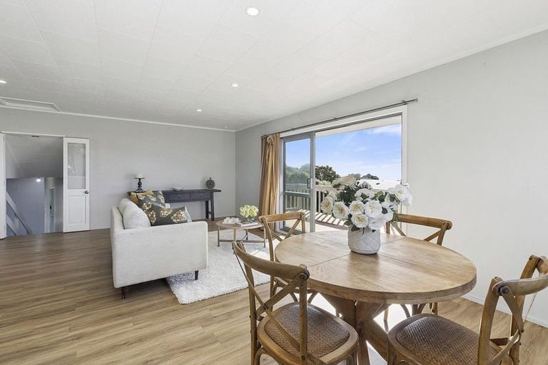 Photo of property in 128 Pikarere Street, Titahi Bay, Porirua, 5022