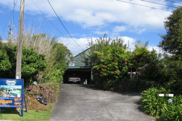 Photo of property in 29 Woodlands Crescent, Browns Bay, Auckland, 0630
