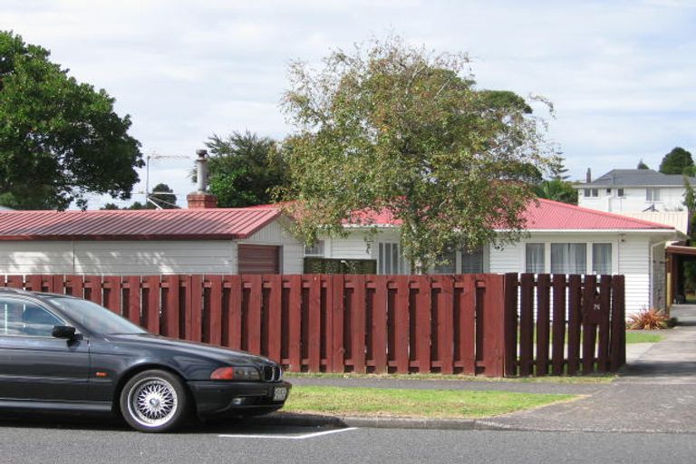 Photo of property in 76a Godley Road, Green Bay, Auckland, 0604