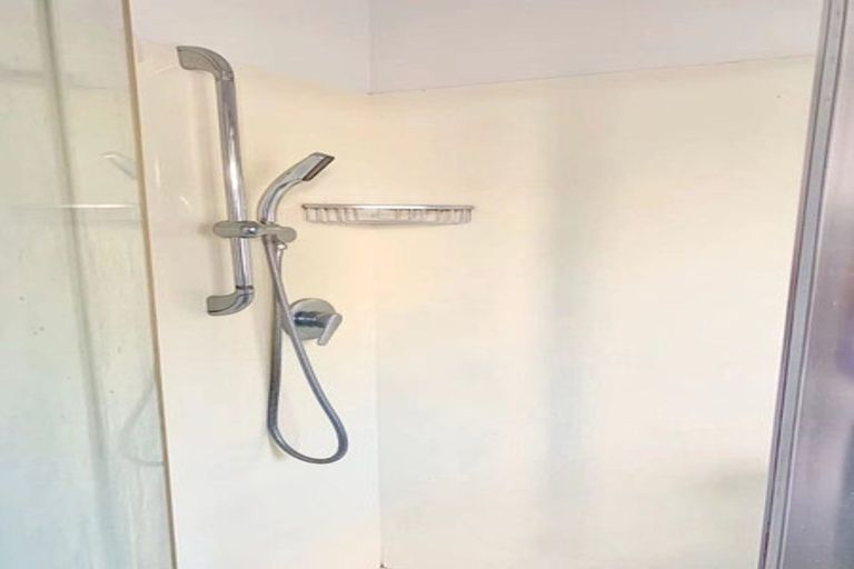 Photo of property in 26 Swanson Road, Henderson, Auckland, 0610