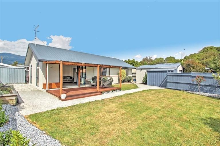 Photo of property in 15 Duffy Place, Stoke, Nelson, 7011