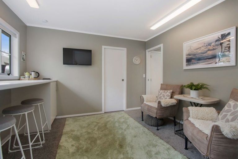 Photo of property in 42 Kayelene Place, Omokoroa, 3114