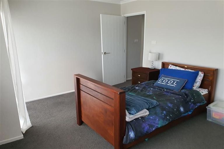 Photo of property in 2b Makura Road, Long Bay, Auckland, 0630