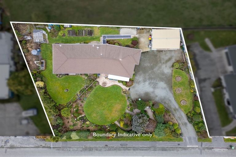 Photo of property in 23 Timaru Road, Waimate, 7924