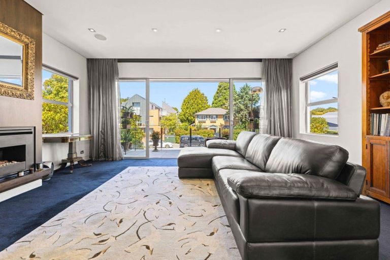 Photo of property in 19 Kilmore Street, Christchurch Central, Christchurch, 8013