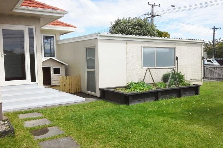 Photo of property in 2 Wilton Street, Westown, New Plymouth, 4310