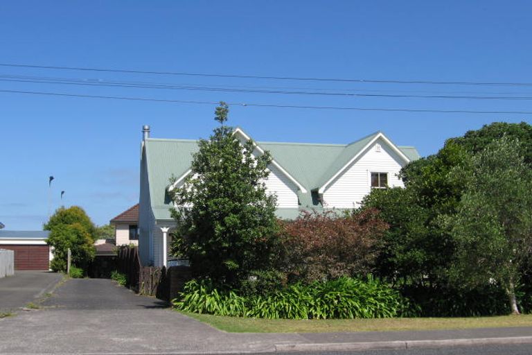 Photo of property in 2/6 County Road, Torbay, Auckland, 0630