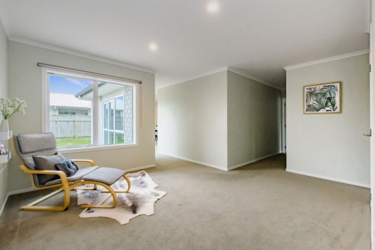 Photo of property in 12 Gardner Place, Otaki, 5512
