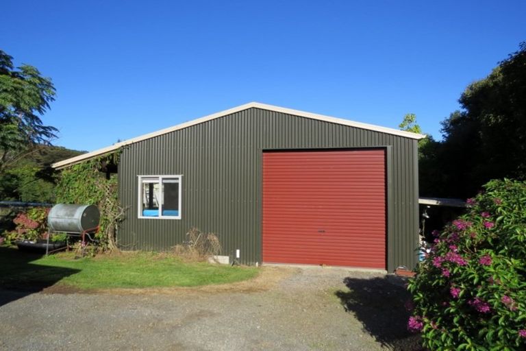 Photo of property in 475 Driving Creek Road, Coromandel, 3506