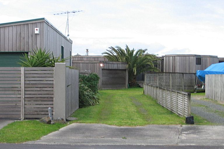 Photo of property in 53 Blue Bell Parade, Omaha, 0986