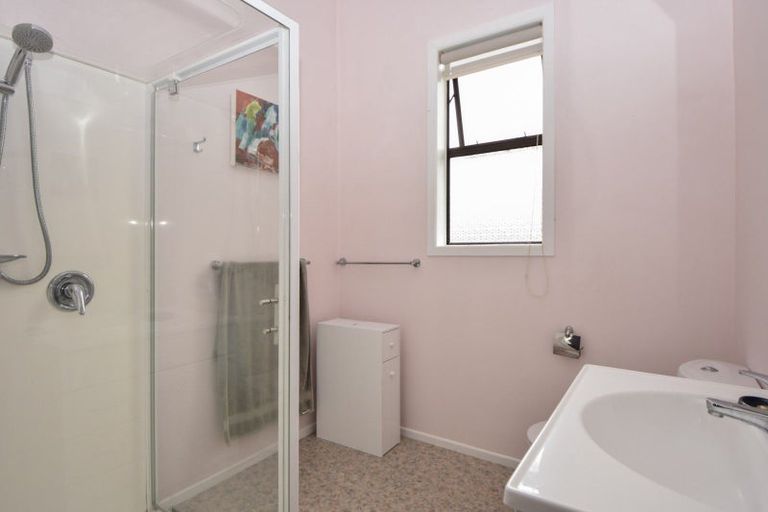 Photo of property in 22 Philip Street, Carterton, 5713