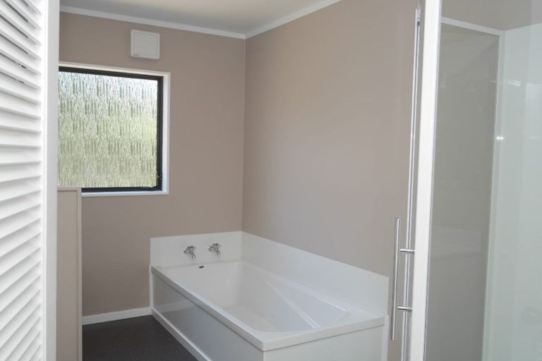 Photo of property in 102b Matatua Road, Raumati Beach, Paraparaumu, 5032