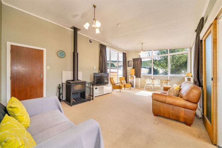 Photo of property in 3 Parera Grove, Heretaunga, Upper Hutt, 5018