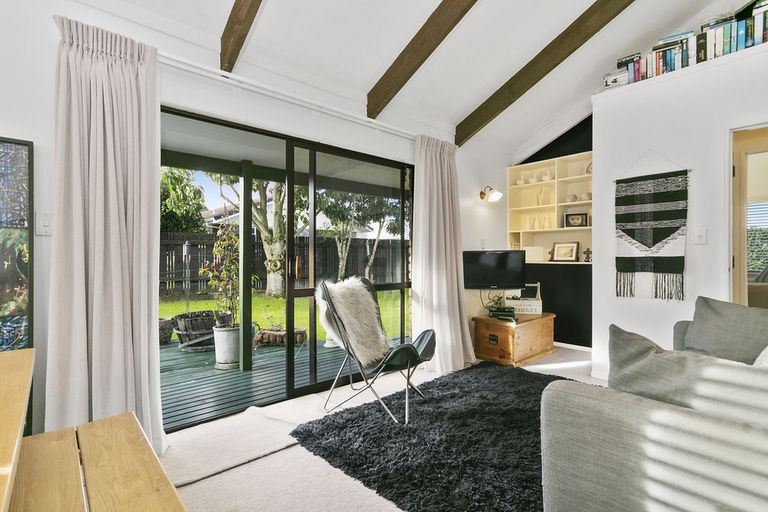 Photo of property in 54b Williams Street, Cambridge, 3434