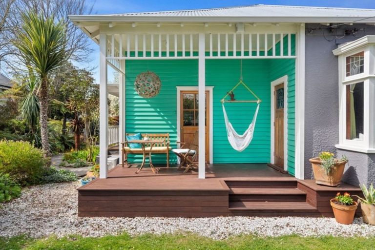 Photo of property in 216 Geraldine Street, Edgeware, Christchurch, 8013