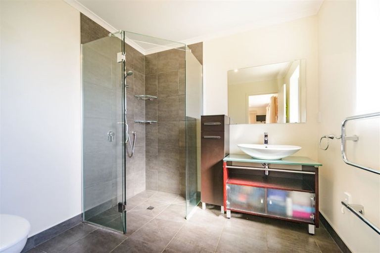 Photo of property in 71 Polson Hill Drive, Aokautere, Palmerston North, 4471